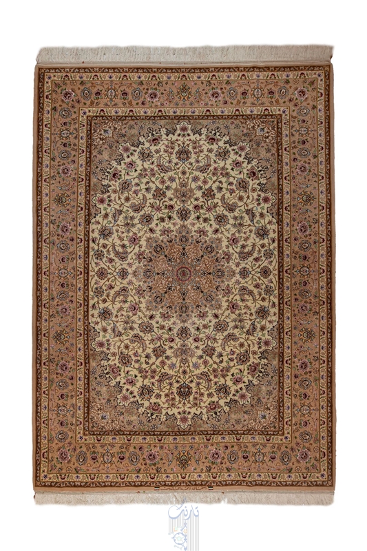 تصویر فرش دستباف اصفهان ۶۰رج ۶متری چله ابریشم لچک ترنج کرم