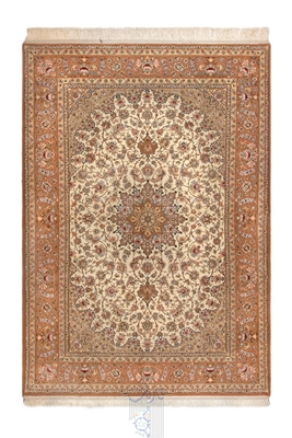 تصویر فرش دستباف اصفهان ۶متری ۶۰رج چله ابریشم گل ابریشم لچک ترنج کرم (فروخته شده)