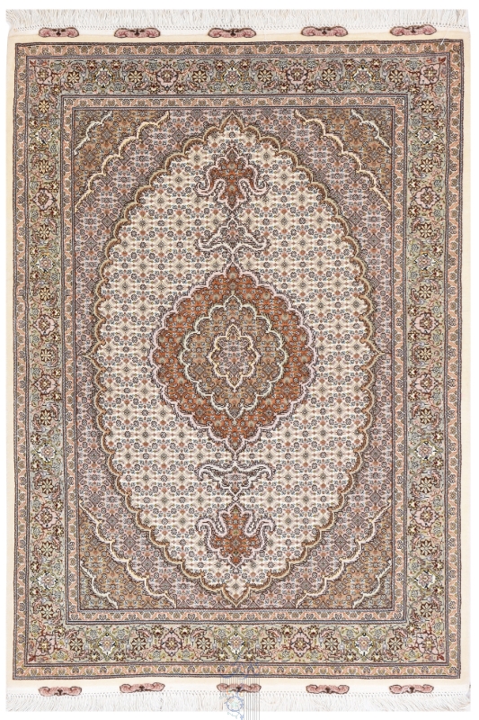 تصویر فرش دستباف تبریز ذرع و نیم کرک و ابریشم طرح ماهی ۷ متنی کرم(فروخته شد)