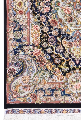 تصویر فرش دستباف تبریز ذرع و نیم  کرک و ابریشم طرح سالاری مشکی (فروخته شد)