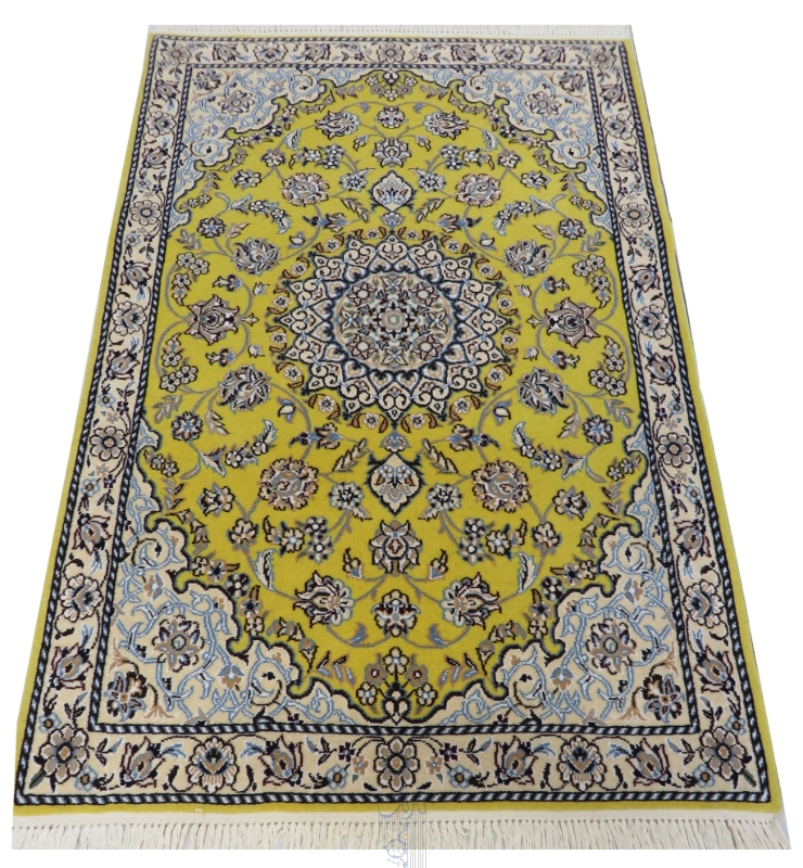 تصویر فرش دستباف نایین ذرع و چارک  ۹لا طرح لچک ترنج پشم و ابریشم طلایی