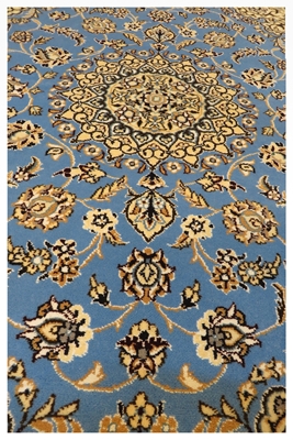 تصویر فرش دستباف ذرع و چارک نایین ۹لا طرح لچک ترنج پشم و ابریشم آبی