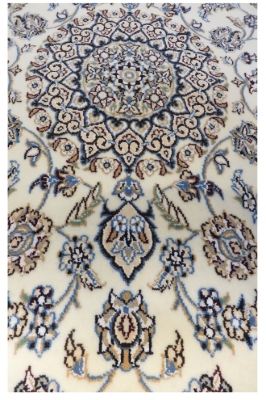 تصویر فرش دستباف نایین ذرع و چارک ۹لا طرح لچک ترنج پشم و ابریشم کرم