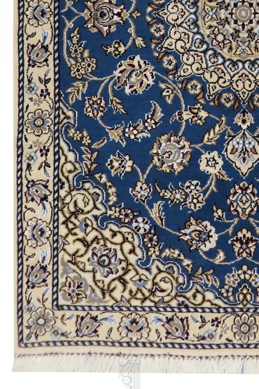 تصویر فرش دستباف نایین ذرع و چارک ۹لا طرح لچک ترنج پشم و ابریشم آبی