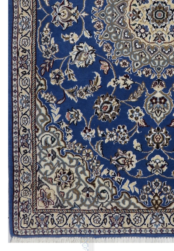 تصویر فرش دستباف نایین ذرع و چارک ۹لا طرح لچک ترنج پشم و ابریشم آبی