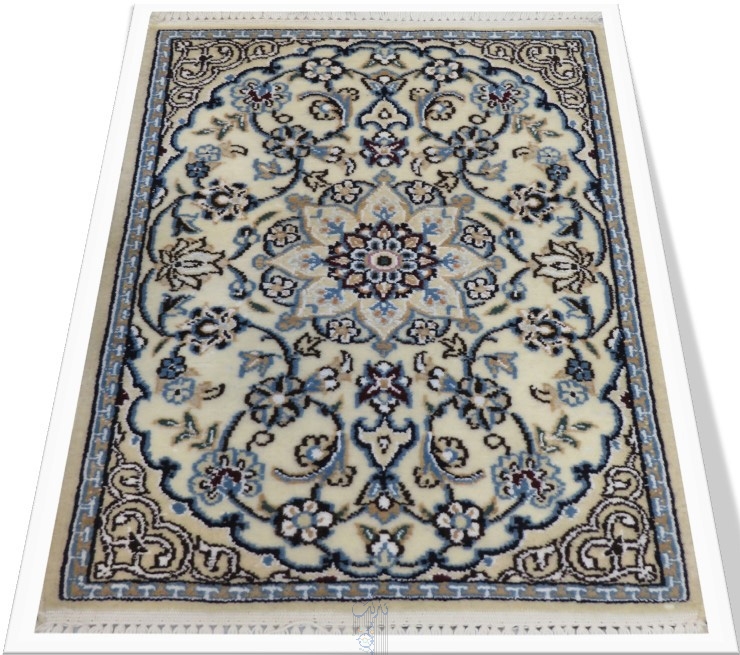 تصویر فرش دستباف نایین پشتی ۹لا طرح لچک ترنج پشم و ابریشم کرم