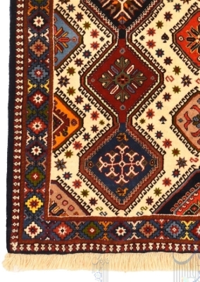 تصویر فرش دستباف یلمه ذرع و نیم ، عشایری  ، رنگ کرم