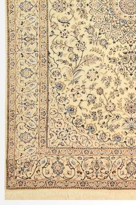 تصویر فرش دستباف نایین ۵ متری ۹لا پشم و ابریشم طرح لچک ترنج کرم(فروخته شد)