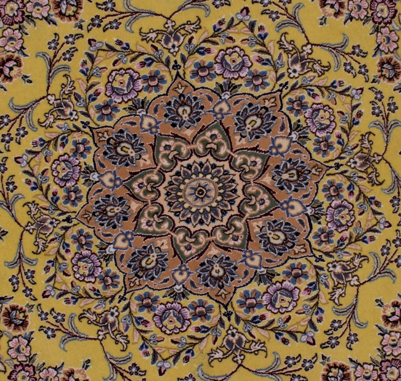 تصویر فرش دستباف نایین دایره ۱/۵ متری ۹لا پشم و ابریشم طرح لچک ترنج زرد