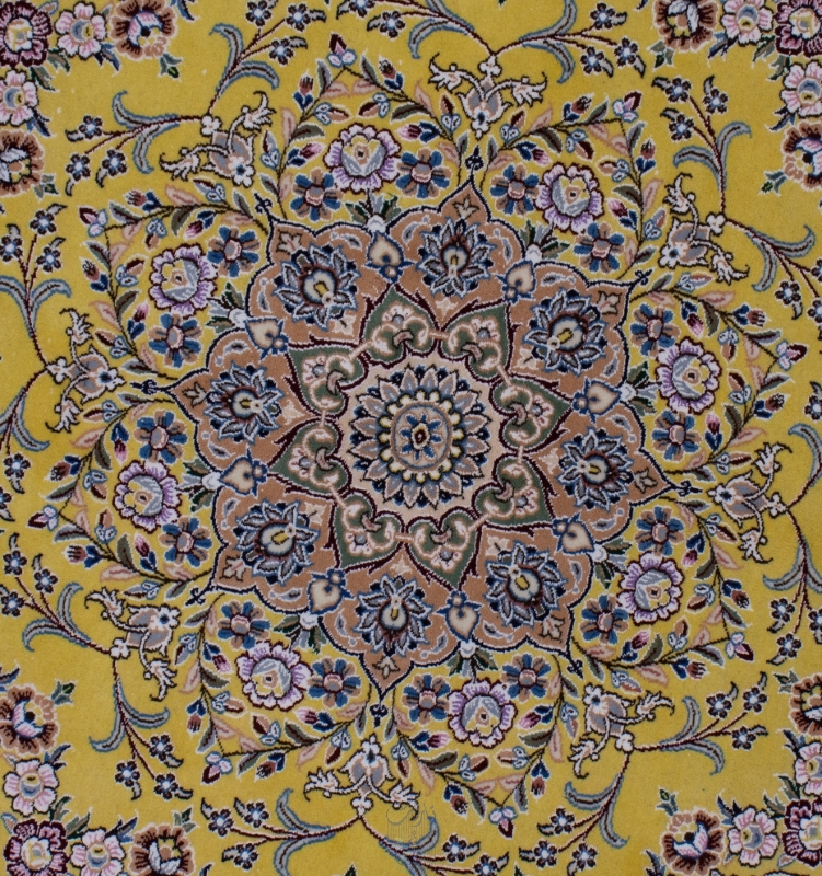 تصویر فرش دستباف نایین دایره ۱/۵ متری ۹لا پشم و ابریشم طرح لچک ترنج زرد