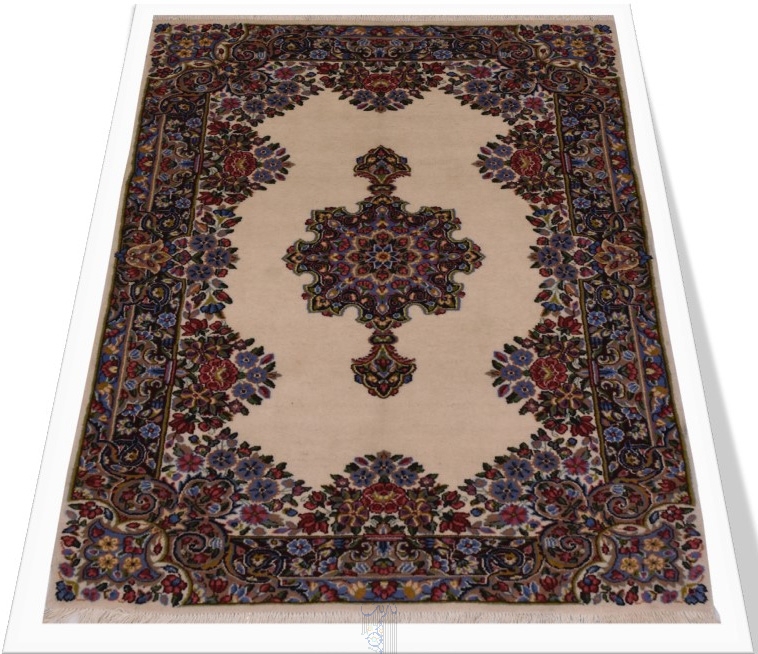 تصویر فرش دستباف کرمان ۲ متری ۴۰ رج پشم طرح کف ساده ترنجدار کرم(فروخته شد)
