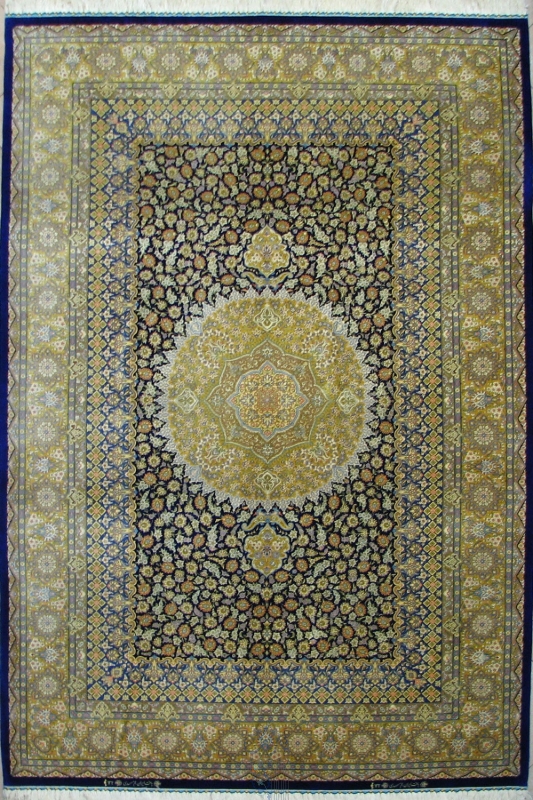 تصویر فرش دستباف قم ۶ متری ۸۰ رج تمام ابریشم طرح صمدی سورمه‌ای
