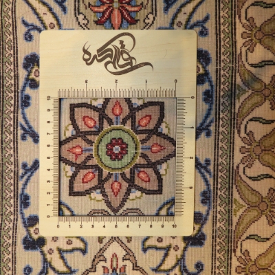 تصویر فرش دستباف قم ۶ متری ۶۰ رج پشم ریز خشتی الوان