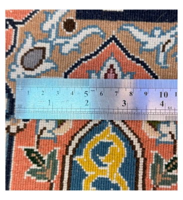 فرش دستباف نایین پرده ای ۹لا نقشه گنبد آبی و مسی