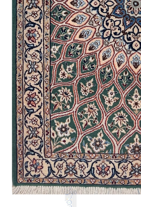 فرش دستباف نایین ذرع و چارک ۹لا طرح گنبد سبز